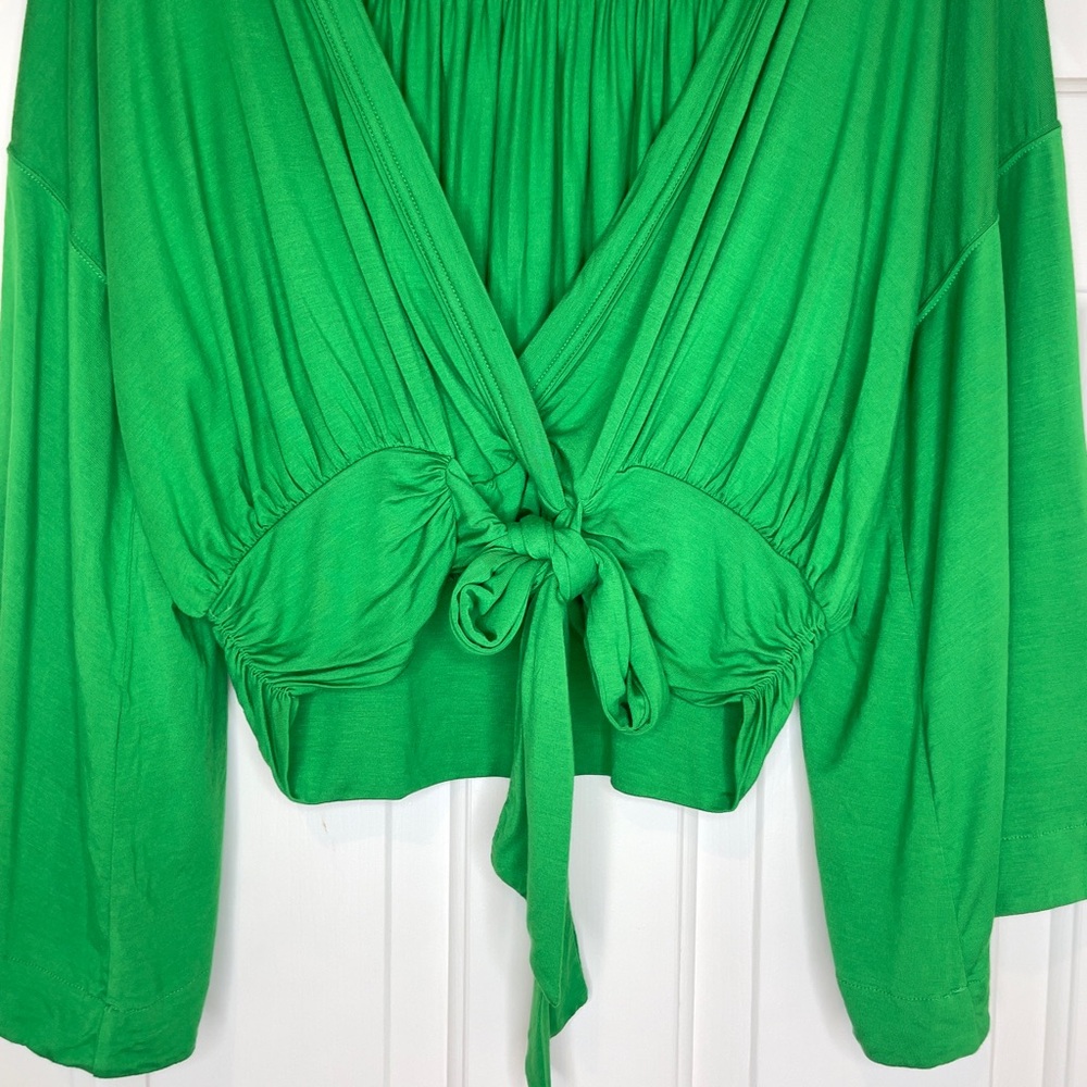 NWOT Free People “That’s A Wrap” Kelly Green Tie Front Boho Top Large - Picture 9 of 10